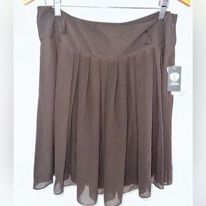NEW Vince Camuto brand Women's size 12 pleated espresso dark brown pleated skirt